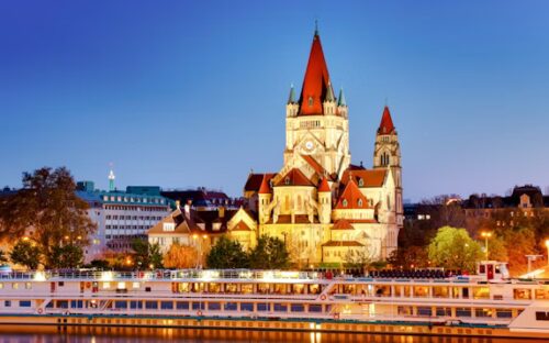 TreasuredCruises_vienna-evening-sightseeing-cruise-on-danube-river