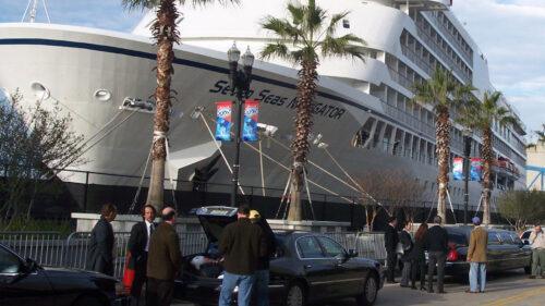 dockside-charter-ship-Treasured Cruises